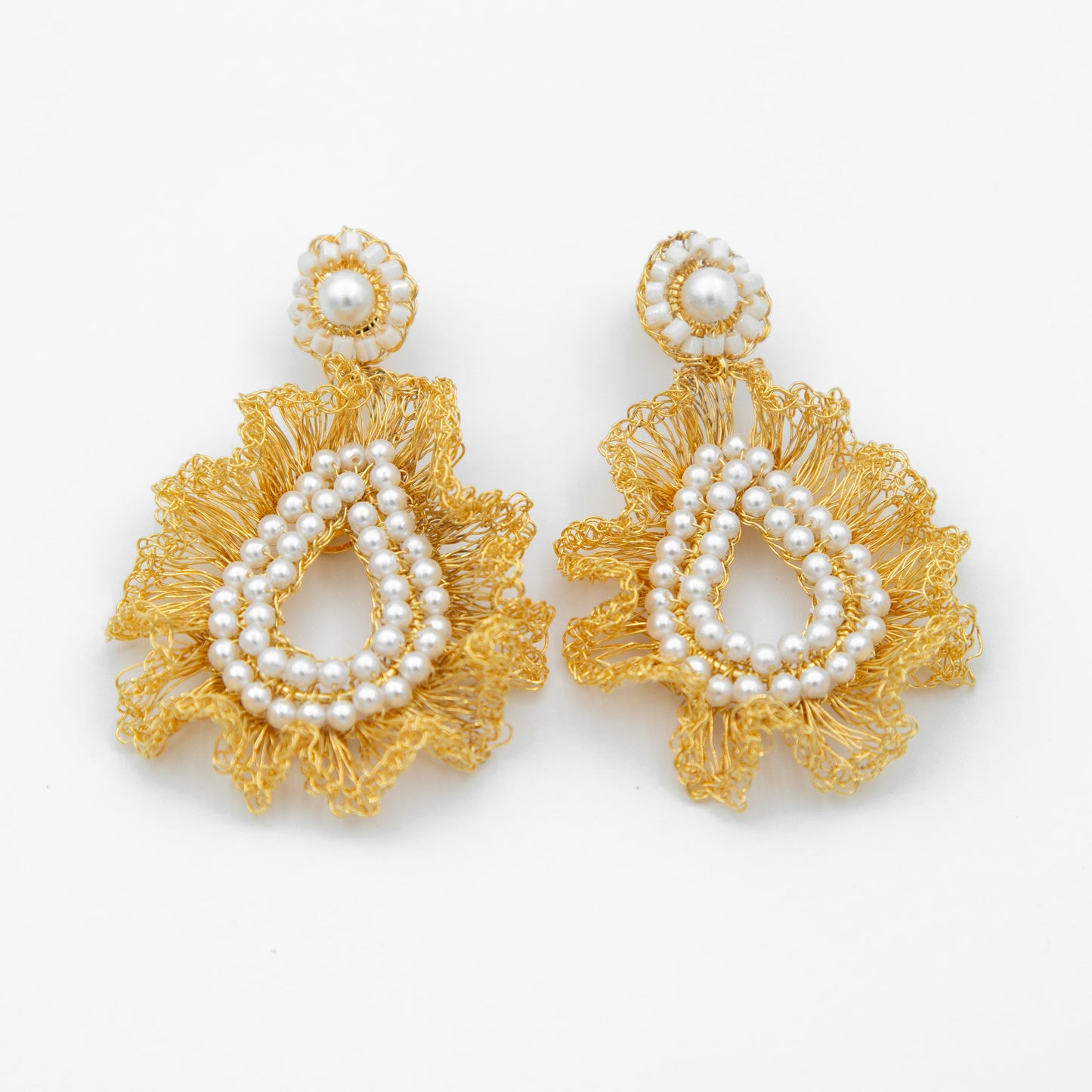 Aretes Audrey Dorado y Perlas