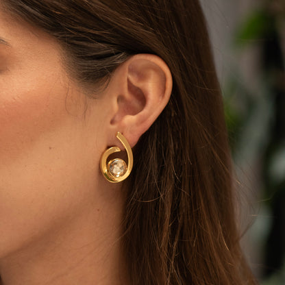 Aretes Llama Dorado