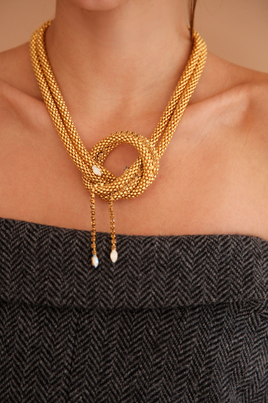 Collar Knot